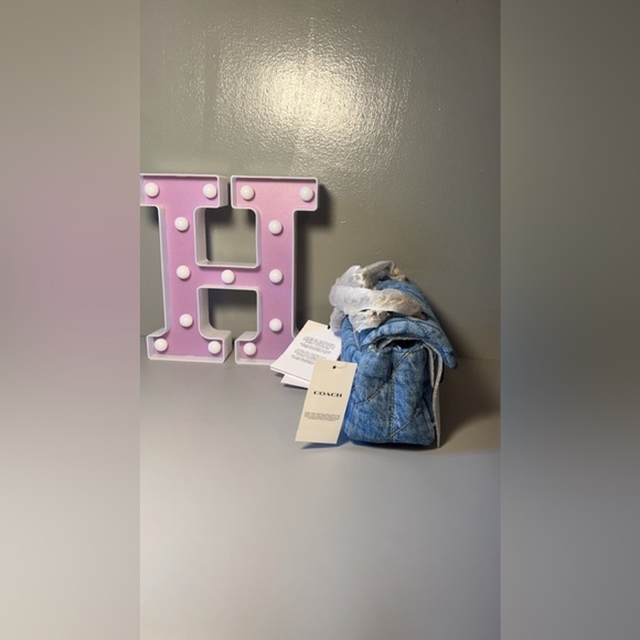 Coach denim tabby 20’ with quilting - Picture 4 of 8